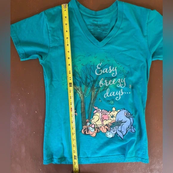 Disney Store Winnie the Pooh V Neck Tshirt - Women’s Medium - Picture 6 of 6